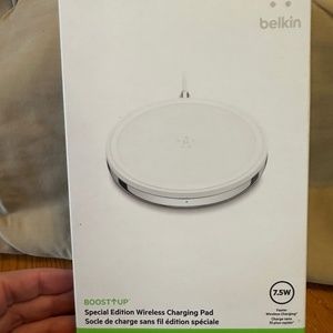 NIB Belkin Boost-Up Wireless Charging Pad